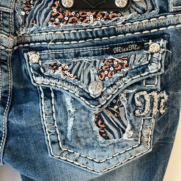 Miss Me Signature-Rise Boot Cut Jeans - Picture 9 of 14